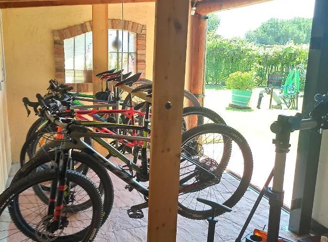 Le Zampolle Bed & Breakfast Colà