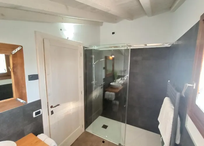 Le Zampolle Bed & Breakfast 4*