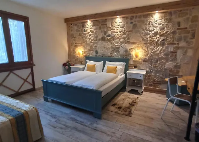 Le Zampolle Bed & Breakfast Colà